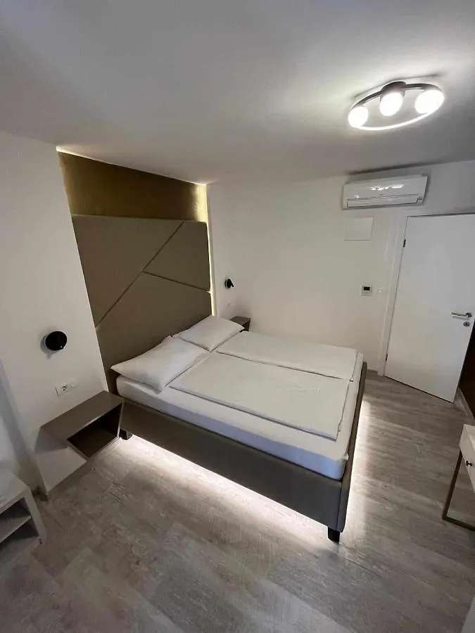 H&H Rooms Rovinj - Adults Only Panzió