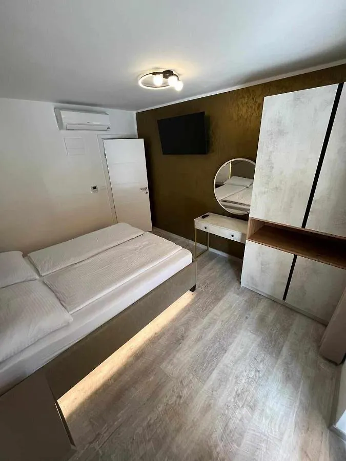 H&H Rooms Rovinj - Adults Only 0*,